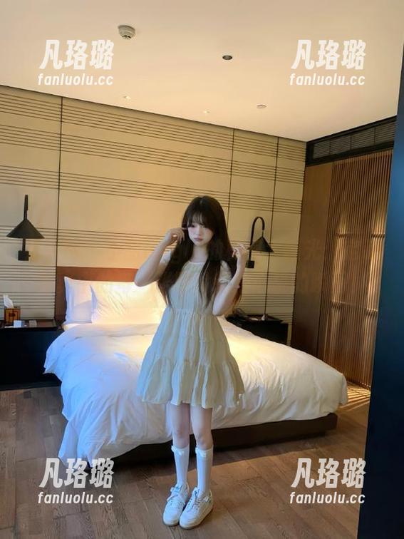 秀人网-小甜angle 秀人网 - 小甜angle的秘密大曝光:定制写真中的每一张图片都是心跳的瞬间!