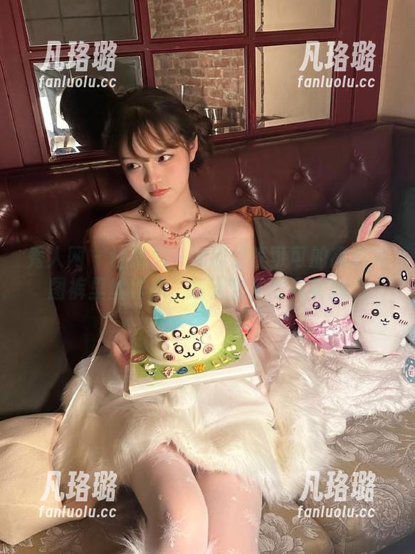 秀人网-李可可 秀人网 - 让我们一起欣赏李可可的高清美图裤里丝作品,感受艺术的真实魅力