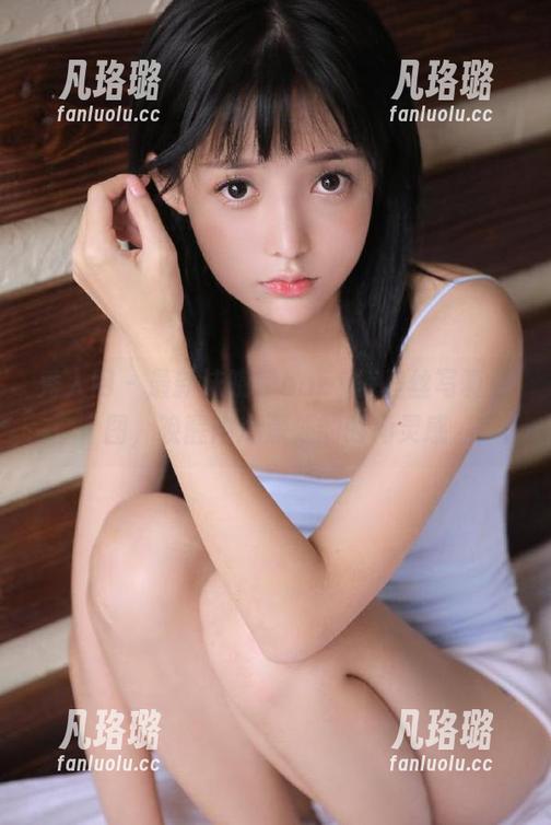 秀人网 - 最新沫晓伊baby裤里丝写真原图，唤醒内心深处的时尚灵感