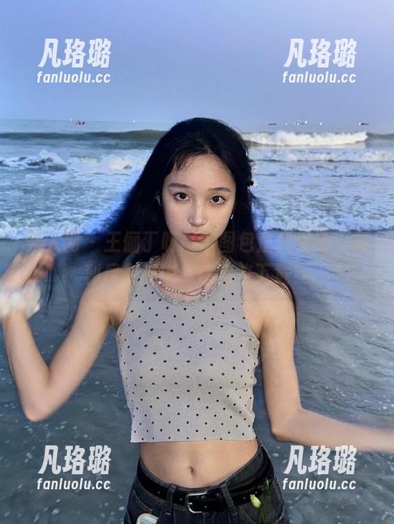 秀人网 - 王俪丁呀吊带图包正式发布，福利尽在其中，等你来下载！