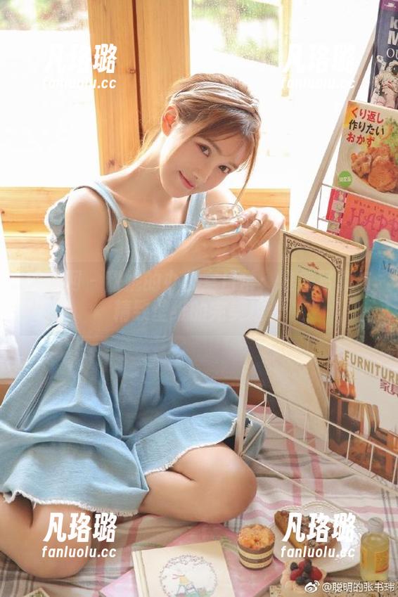 秀人网-甜妮 秀人网 - 甜妮的办公室日常:唯美写真与精致壁纸的完美结合