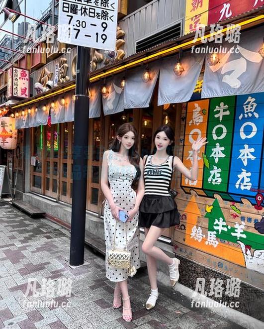 秀人网 - 享受白白Alina的专属福利：睡衣作品带来的轻松惬意生活体验