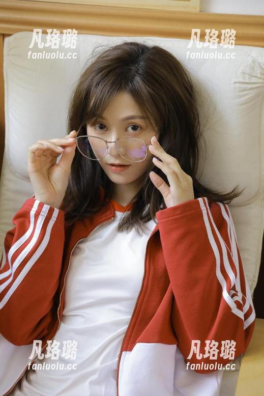 秀人网-白芷yy 秀人网 - 体验白芷yy天使的视觉盛宴:独特作品集,免费下载收录精彩佳作