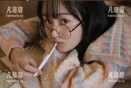 秀人网-谢小葱 秀人网 - 原图分享:谢小葱高跟鞋写真,展现她个性与风格的独特魅力,值得一看!