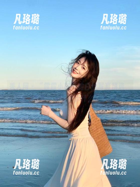 秀人网 - “露露小喵”的白丝写真精选，快来看看她又在展示什么才华了！