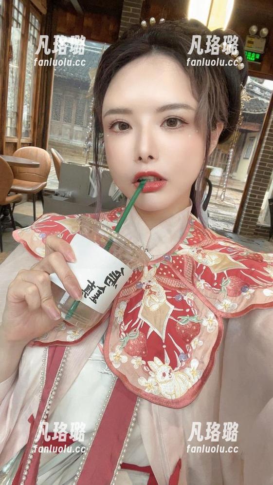 解锁秋和柯基黑色系列写真，免费图片带你感受秋日氛围