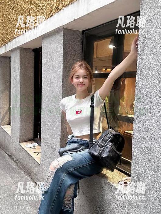紧急企划 - 当“小恩”与网球经典相遇：惊艳写真与壁纸，瞬间提升你的屏幕美感！