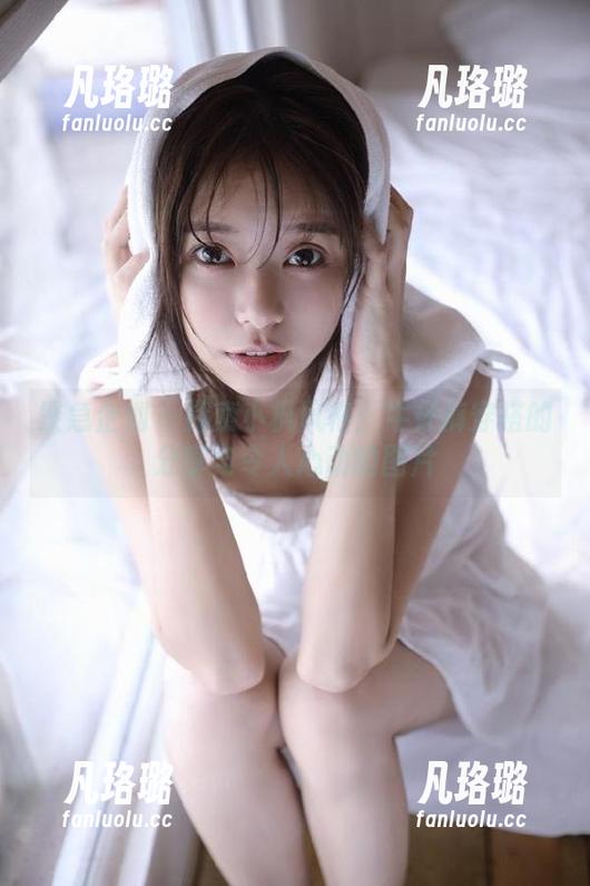紧急企划-小枫 紧急企划 - 探索小枫风格:牛仔裤穿搭的分享与令人心动的图片