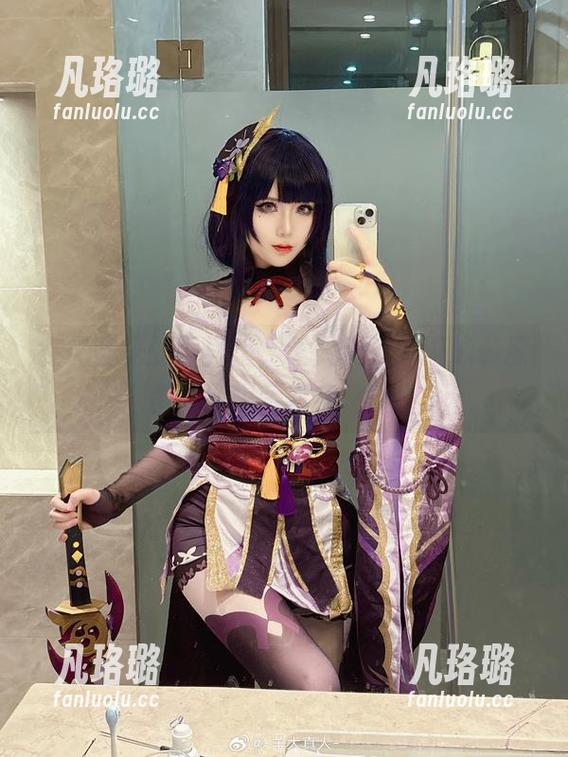 在无圣光的世界里，羊大真人清姬泳装原图为你揭示真实之美！