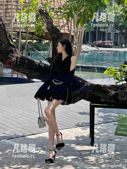 美媛馆-于大小姐 美媛馆 - 眼镜赋予我的独特视角:于大小姐的写真图包大揭秘