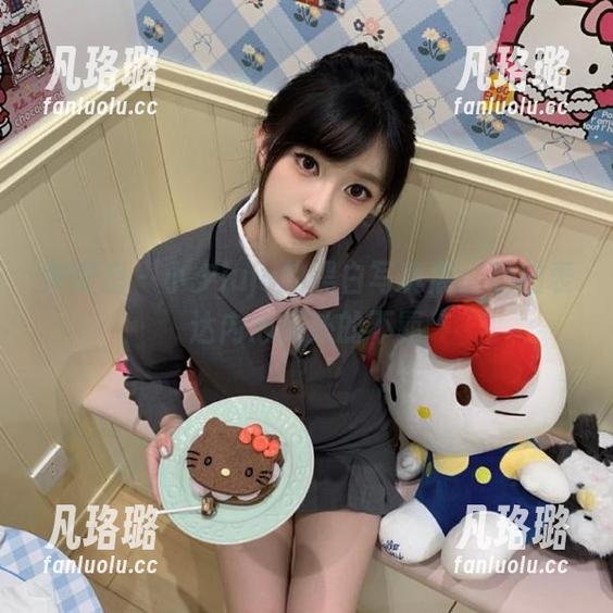 美媛馆 - 小夕juju的黑白写真展：私拍表达内心深处的不羁