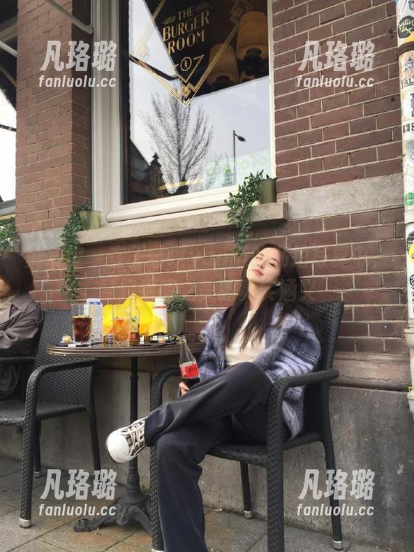 美媛馆 - 在王馨瑶yanni的私拍写真中，寻找透明之美的真实涵义