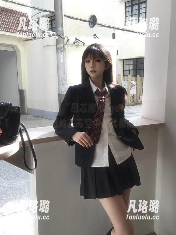 美媛馆 - 精选“田芯娜Angel空姐”图包，观看她在高空中的优雅瞬间