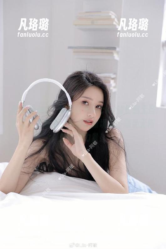 花漾show - 领略可乐Vicky的长腿无圣光写真，展现摄影艺术新境界，感受无限魅力与力量！