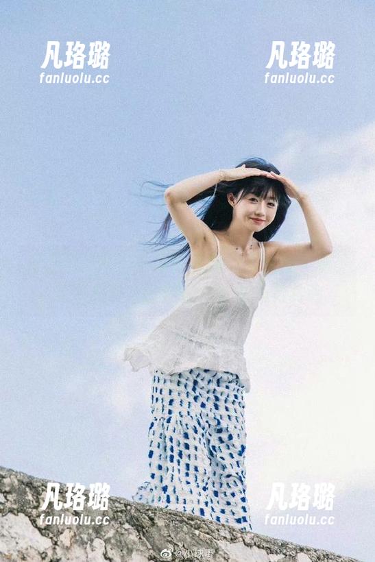 花漾show - 小海臀清纯写真合集，感受无圣光带来的纯粹体验与心灵共鸣