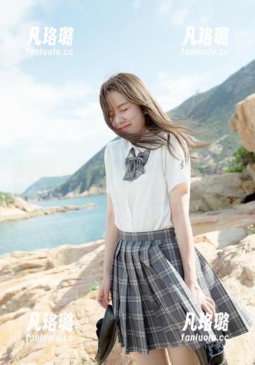 蓝小沂KiKi 蓝小沂KiKi的自嘲私房图片:爱恋无的日子也能如此美丽