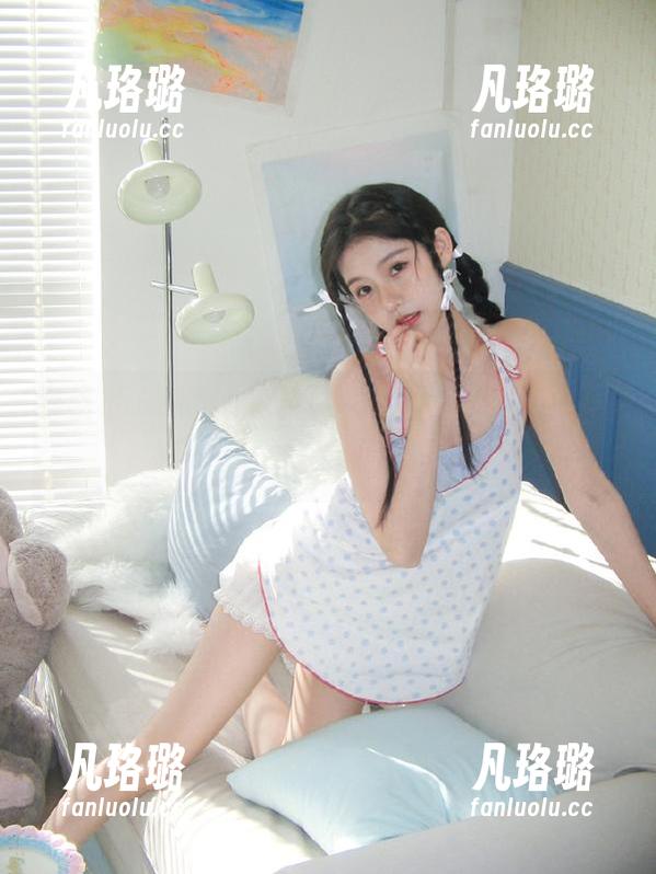 蜜桃社-Rola 蜜桃社 - Rola的白衬衫套图,美图中的清新气息,绝对不容错过!