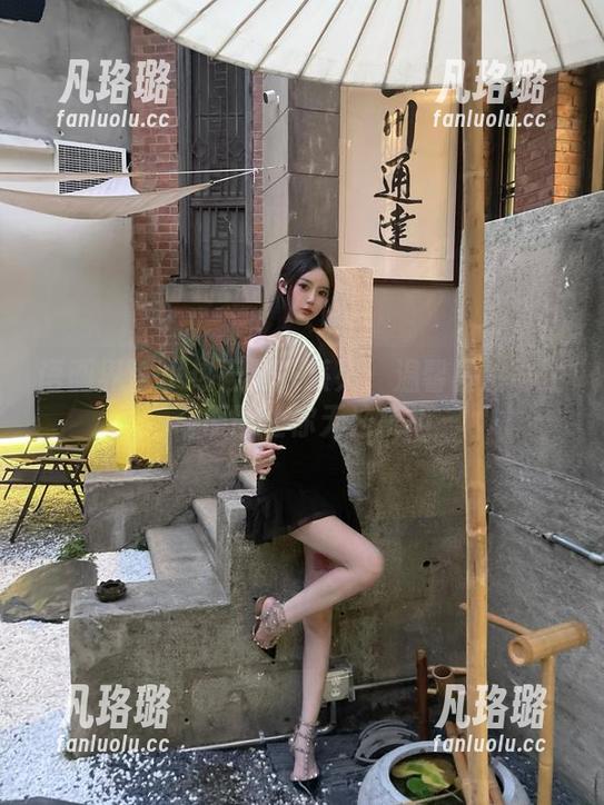 语画界 - 小热巴双人系列：温馨图片与生动原图让你无法抗拒