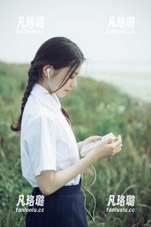 语画界 - 探索芝芝Booty的私拍资源，发现她如何演绎完美御姐形象！