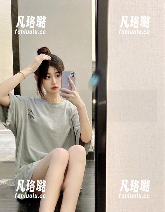 语画界 - 加入芝芝booty妹妹的全套写真图包，探索个性与艺术的完美结合