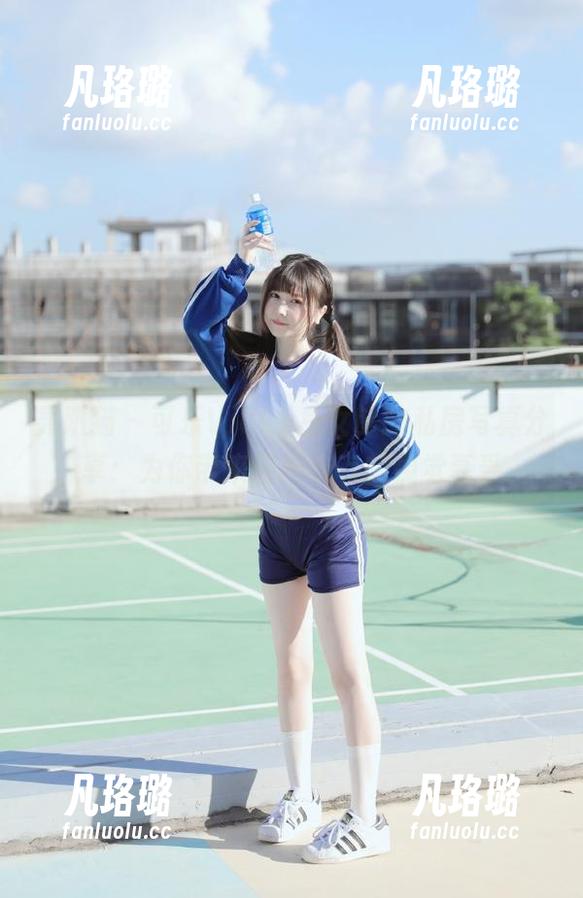 轰趴猫 - 可乐Vicky兔女郎的私房写真分享：为你带来前所未有的视觉享受