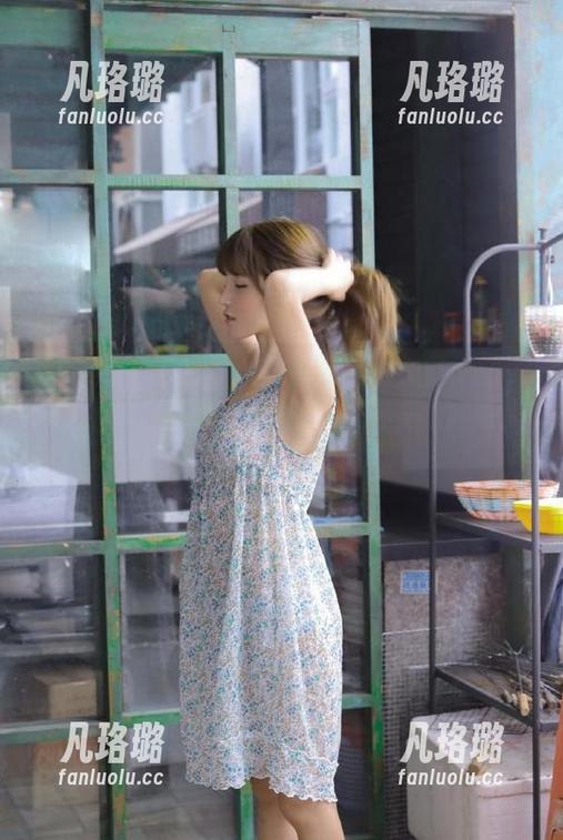 轰趴猫-可乐Vicky 轰趴猫 - 可乐Vicky红裙写真作品大曝光,免费下载最动人的瞬间,感受她的时尚与风情!