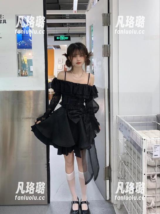 轻兰映画：让我们一起走进HANA.001的梦幻写真世界