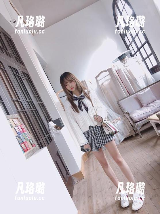 超赞最新写真集：过期米线线喵与双人互动，展现无与伦比的青春气息！