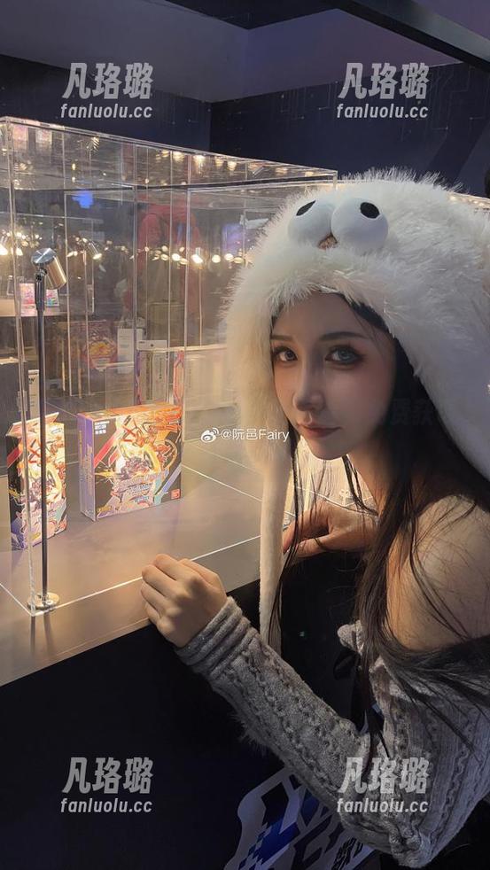 阮邑Fairy 下载阮邑Fairy白丝美女写真,免费获取多张精美图片