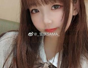 最新雪琪SAMA毛衣写真，精选图片展现冬日时尚魅力与舒适解析！