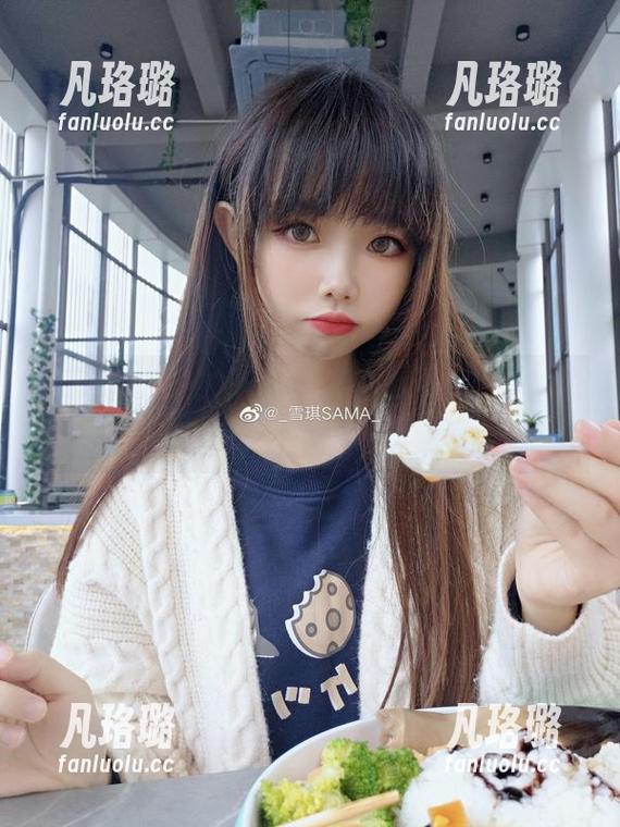 雪琪SAMA的别样风情：独特内衣写真图片原图，释放无尽想象