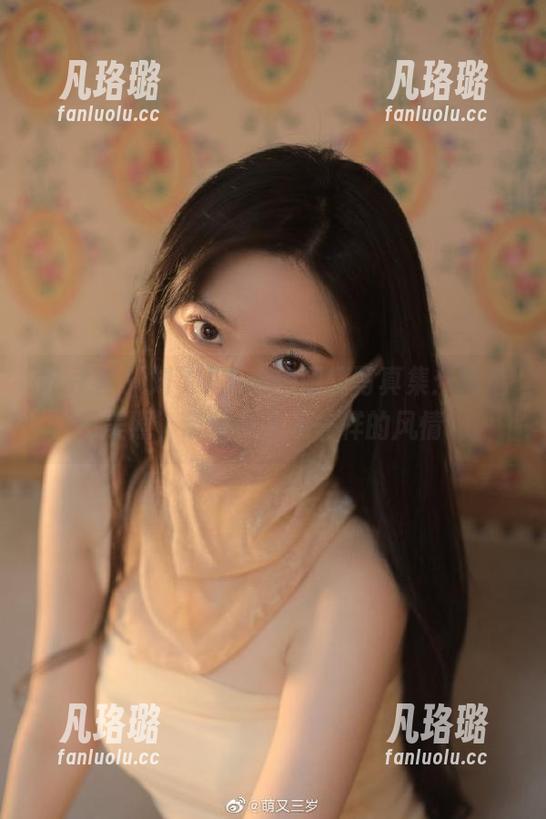 青豆客-刘飞儿Faye 青豆客 - 刘飞儿Faye眼镜写真集:精选美照,带你领略不一样的风情