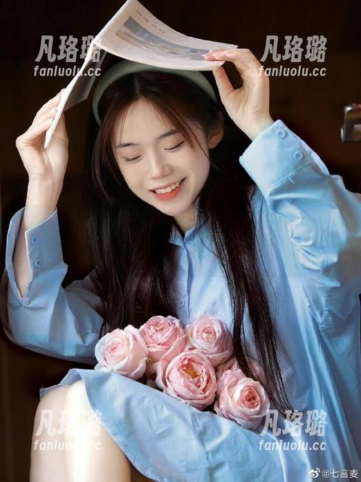青豆客-施忆佳Kitty酱 青豆客 - 施忆佳Kitty酱礼服图集独家更新,穿越时光的优雅之旅精彩上线!