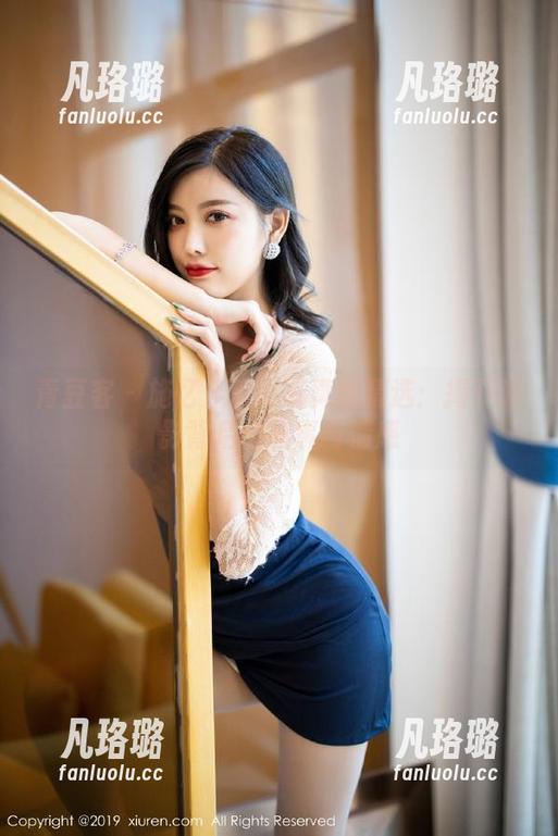 青豆客 - 施忆佳透明写真集精选：揭开光影背后的故事与情感