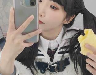 高清资源集锦：面饼仙儿你的红裙妆容无法抗拒的诱惑！