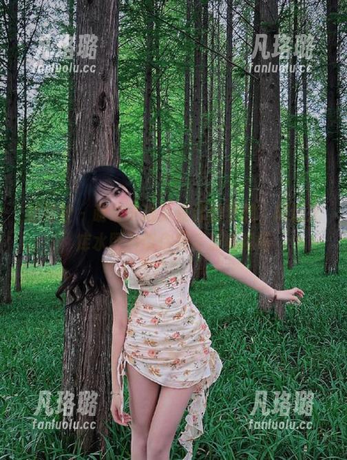 魅妍社 - 萌奈子逃入夏日的梦想，精选死库水图片带你感受清爽瞬间