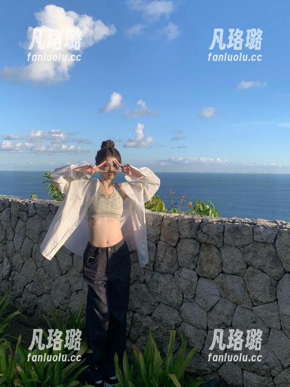 魅妍社 - 让韩冰冰儿的礼服美图陪你度过每个绚丽的日子，壁纸推荐！